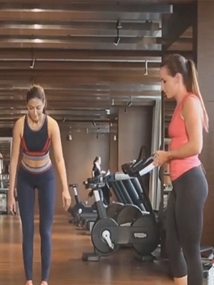 Partial Curl Ups Exercise